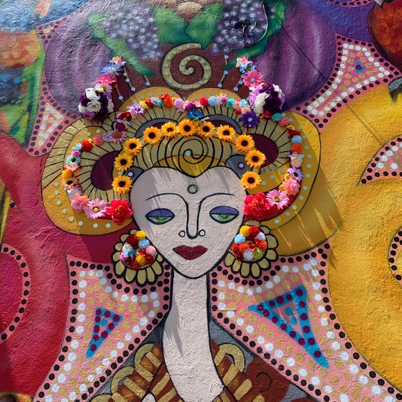 Meet your Posher, Suzie - Picture 1 of 2